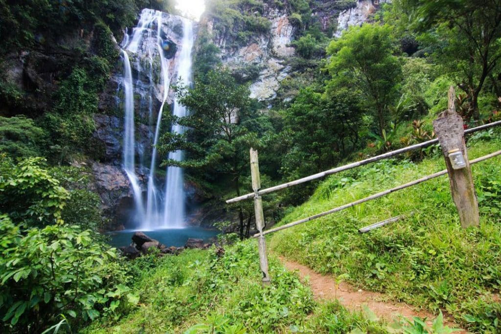 Cunca Rami Waterfall